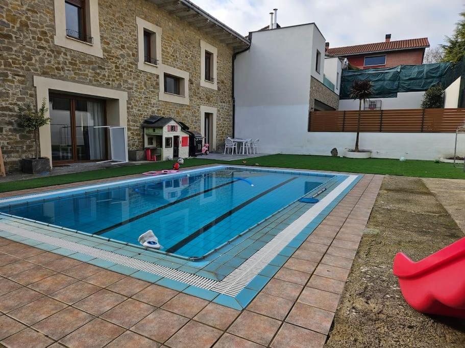 Descanso Urbano Pamplona Mutilva Alta Exterior foto